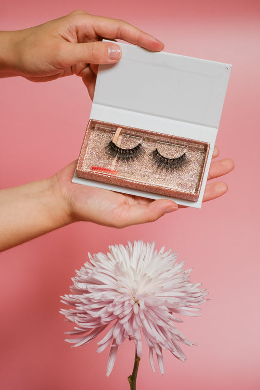 Pinkie – Premium Volume Lashes (L-XL)